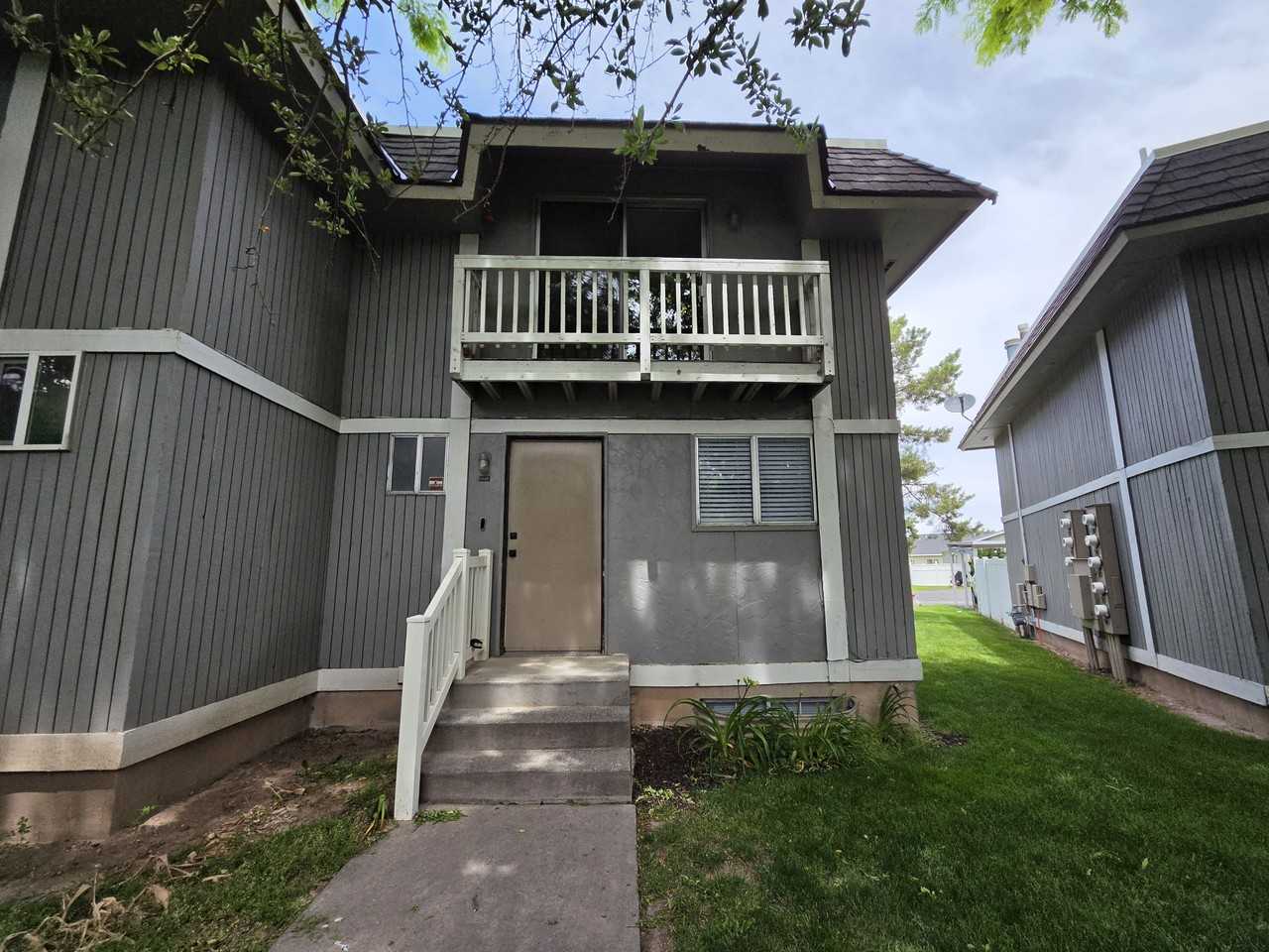 1528 Falcon Dr - Photo 3 of 29