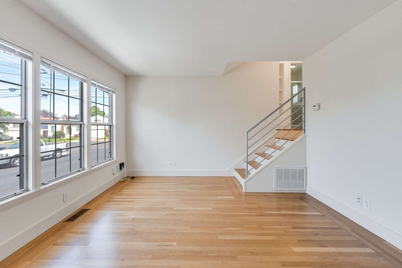 656 27th St - Photo 5 of 26