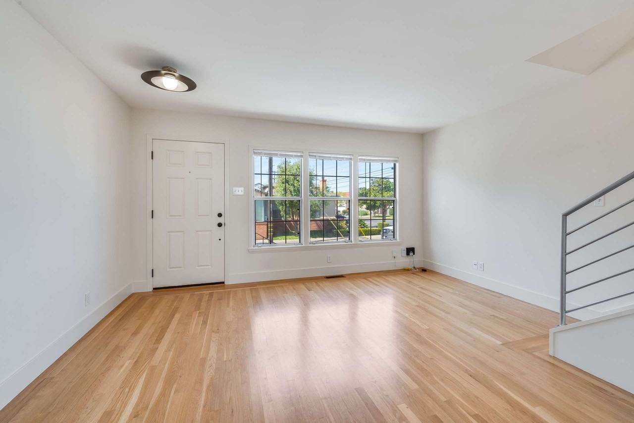 656 27th St - Photo 6 of 26