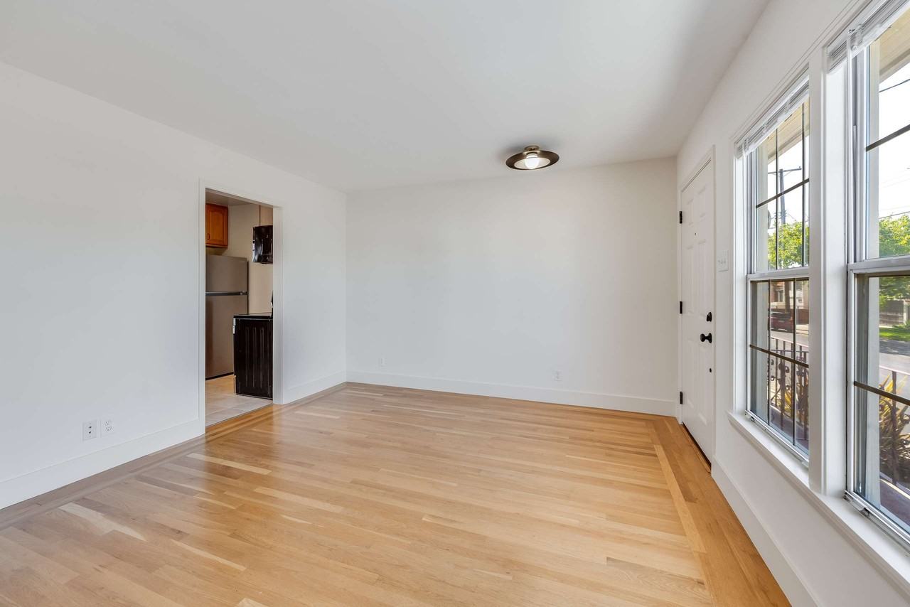656 27th St - Photo 7 of 26