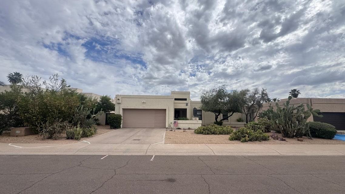 6707 E Kelton Ln - Photo 4 of 22