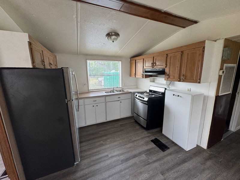 15901 Brenda St - Photo 3 of 12