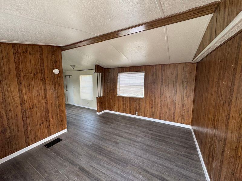 15901 Brenda St - Photo 6 of 12