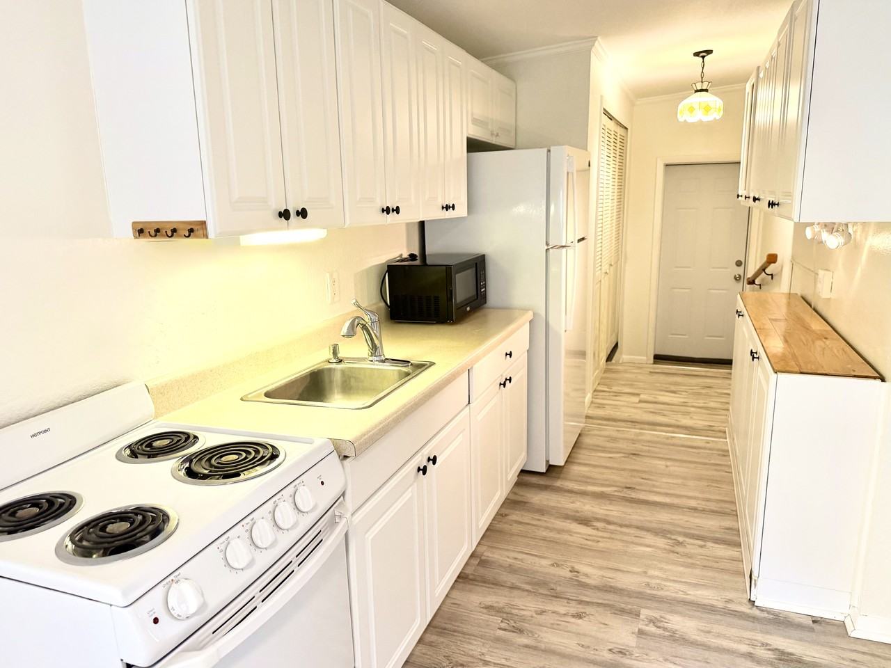 516 Northmoor Ave N - Photo 2 of 40