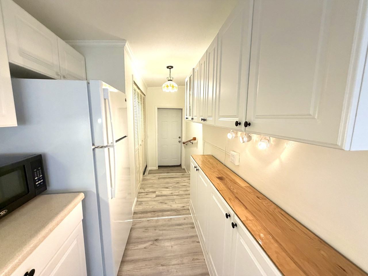 516 Northmoor Ave N - Photo 3 of 40