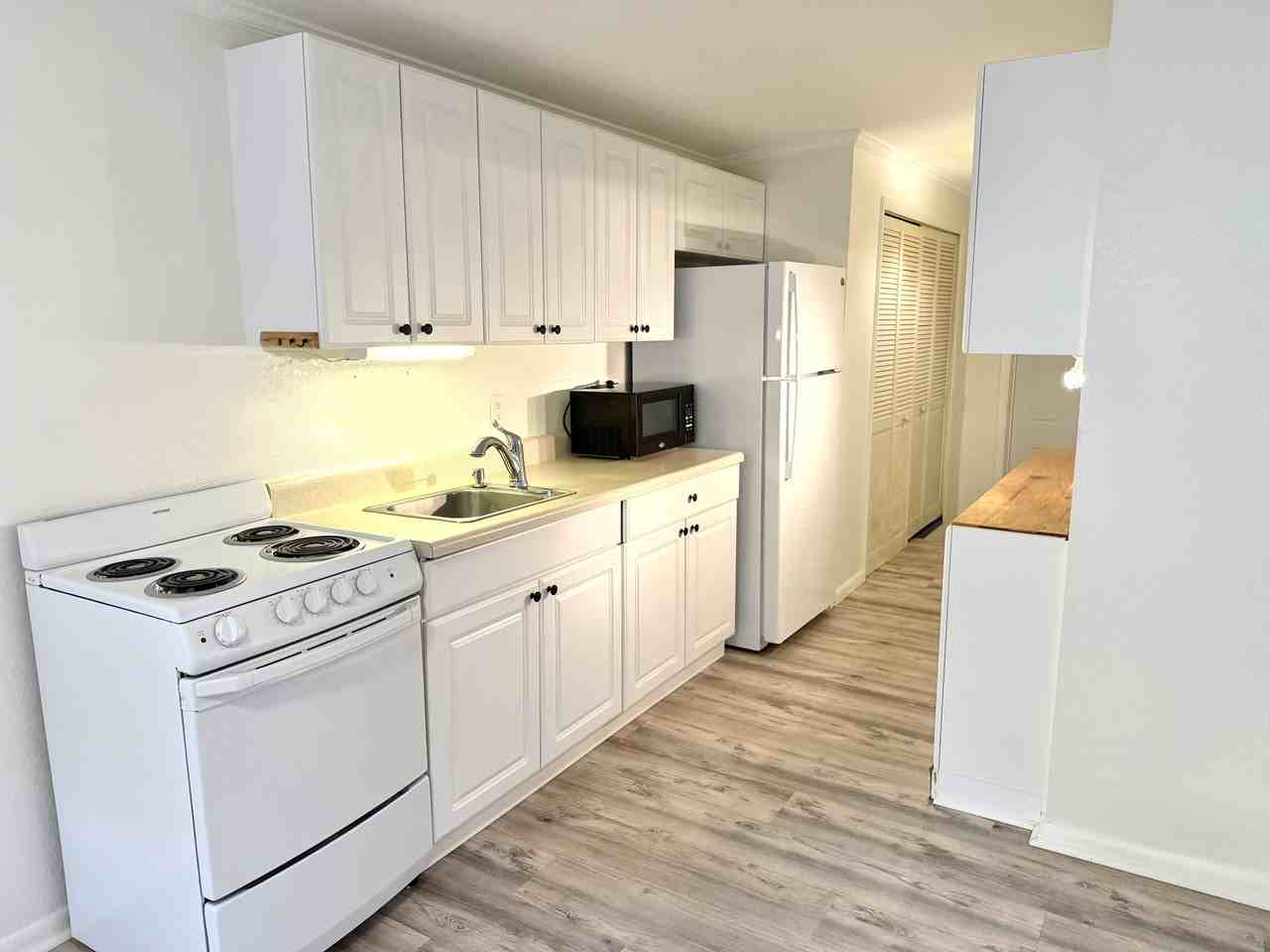 516 Northmoor Ave N - Photo 6 of 40