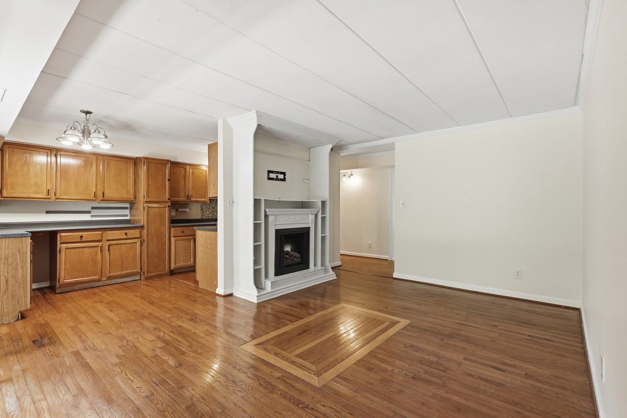 2339 Freetown Ct #33 - Photo 4 of 33