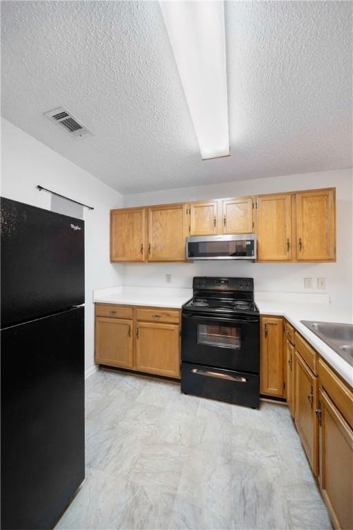 1009 Stonegate Dr - Photo 3 of 27