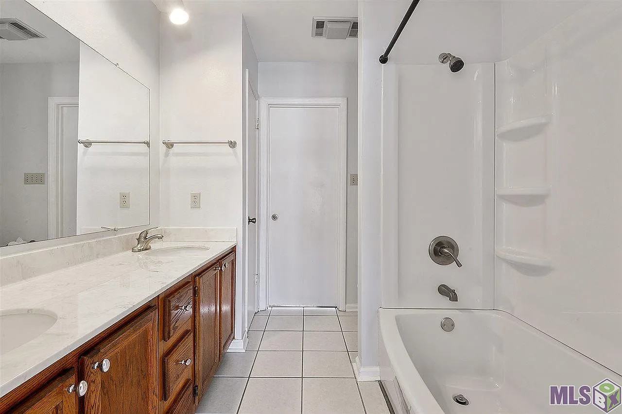 2632 S Roth Ave #32B - Photo 7 of 8