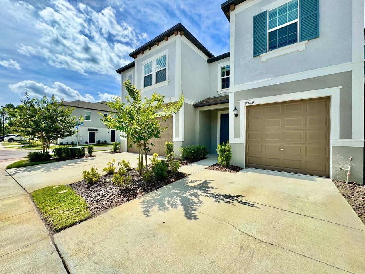 10809 Fowlers Bluff Ct - Photo 2 of 33