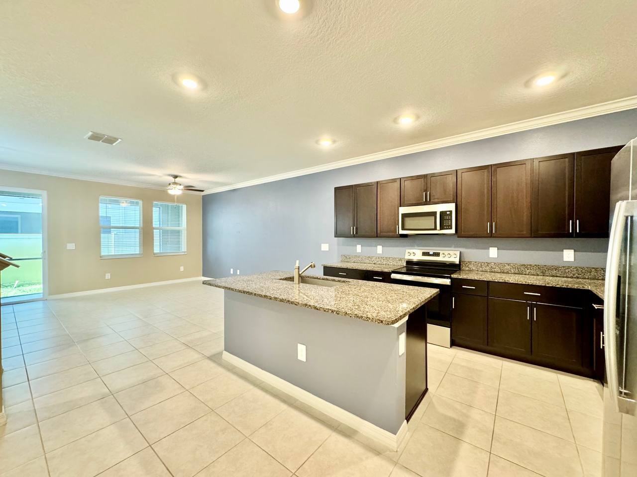 10809 Fowlers Bluff Ct - Photo 4 of 33