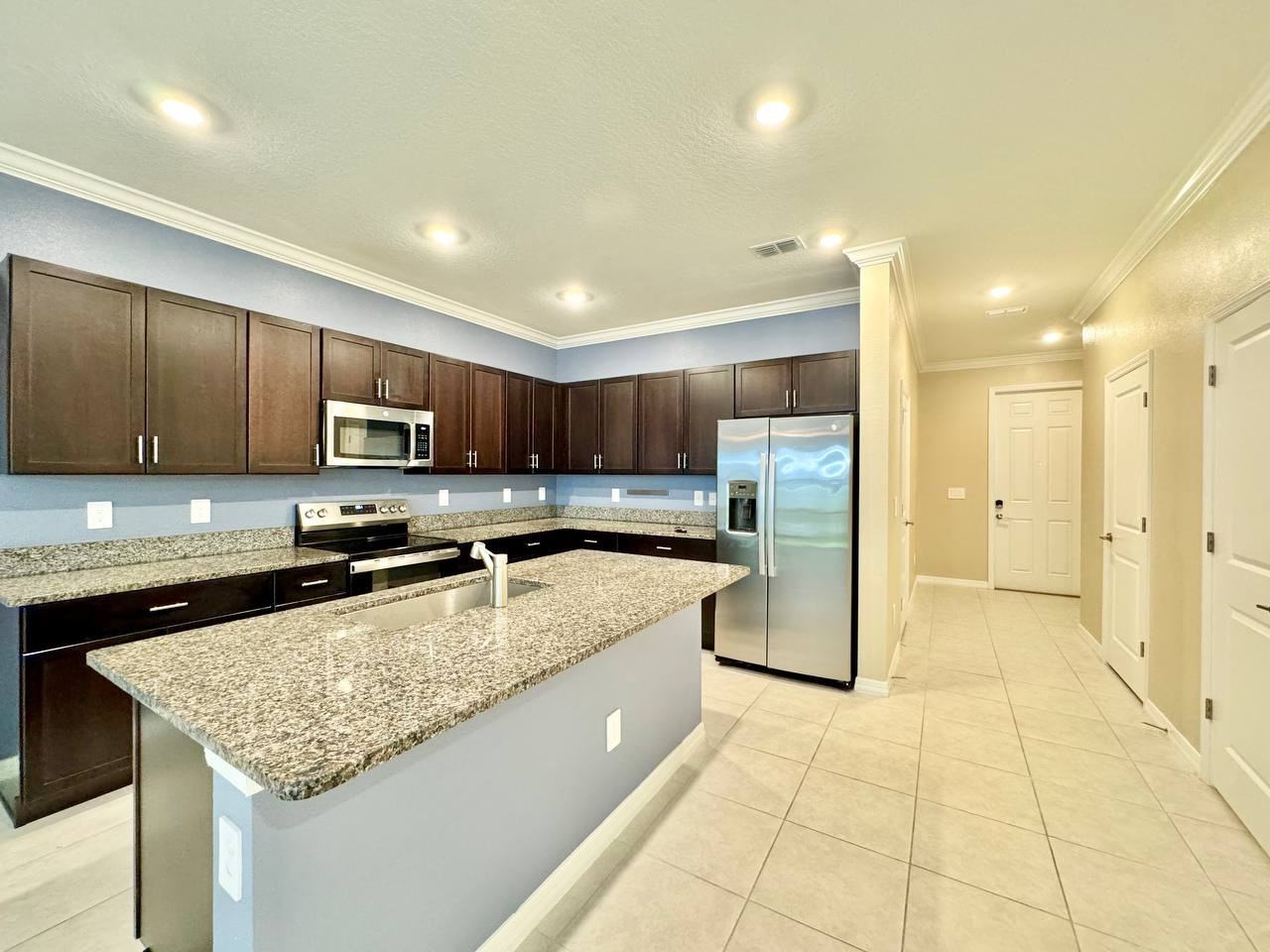 10809 Fowlers Bluff Ct - Photo 5 of 33