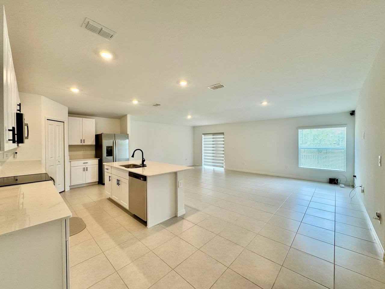 10275 Purple Leaf Ct - Photo 5 of 37