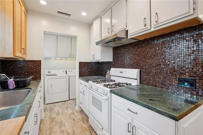 25212 Walnut St - Photo 6 of 15
