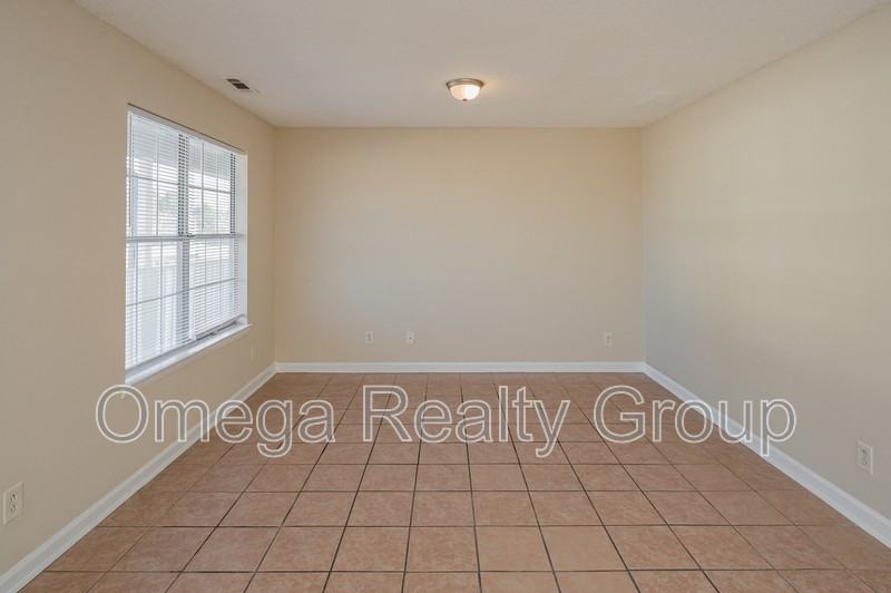 3328 Meridian St N #208 - Photo 5 of 24