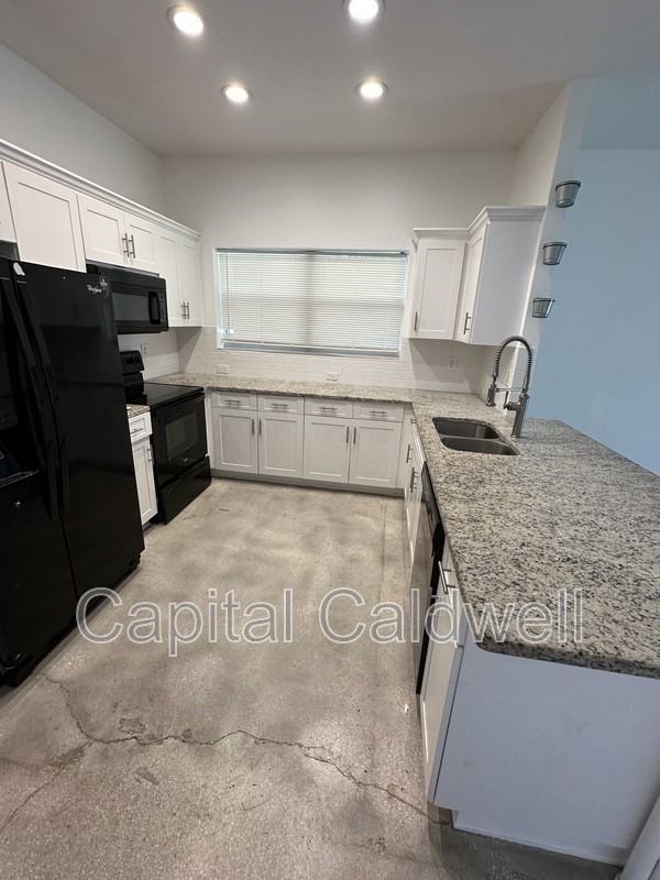 1215 E 29th Ave - Photo 7 of 18