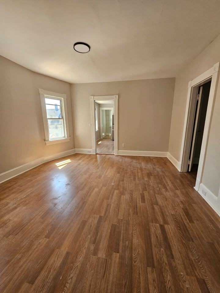 57 Ridgewood St #1 - Photo 4 of 12