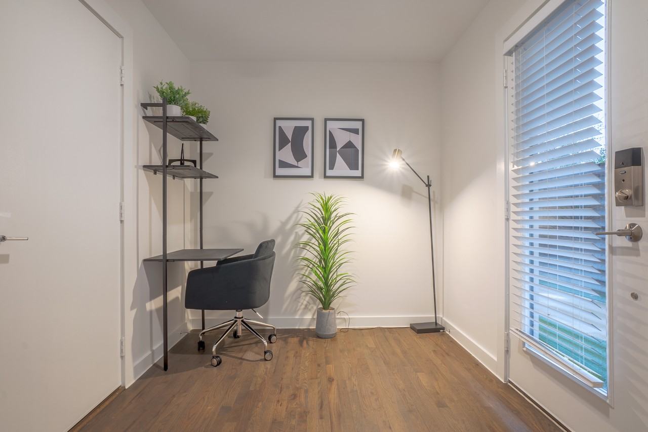 5002 San Jacinto St - Photo 6 of 11