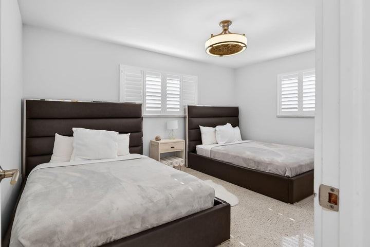 1123 Southeast 2nd Avenue - Photo 6 of 8