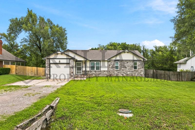 516 N Lakeside Dr - Photo 2 of 48