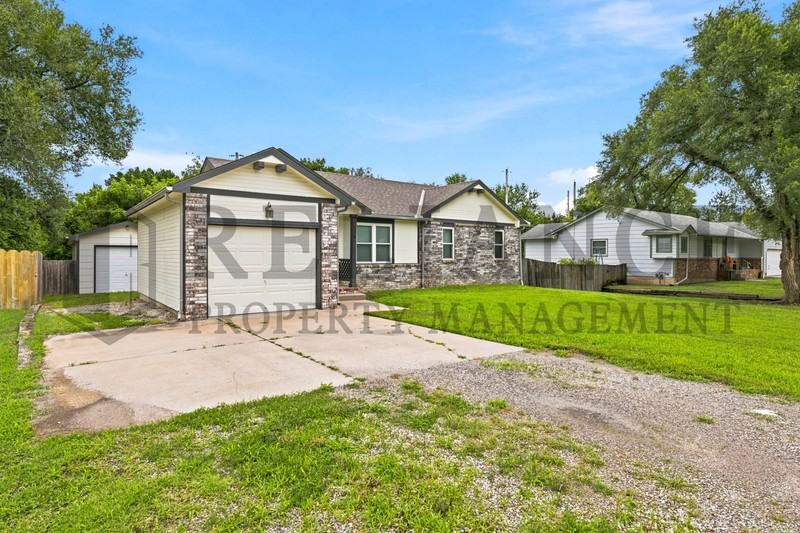 516 N Lakeside Dr - Photo 3 of 48