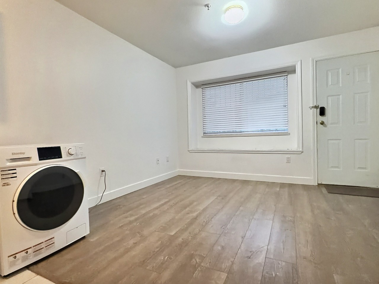 3273 Venables St - Photo 4 of 4