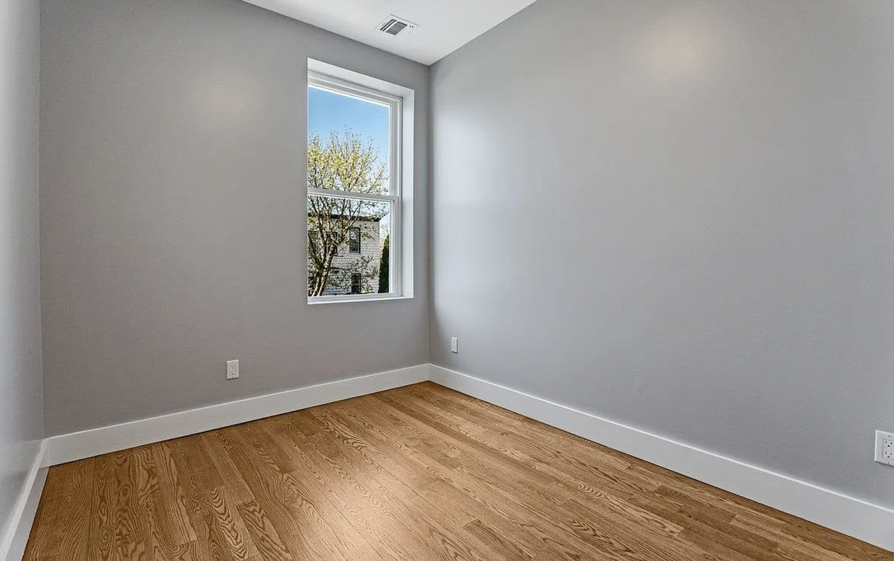 191 Franklin St #1 - Photo 4 of 14