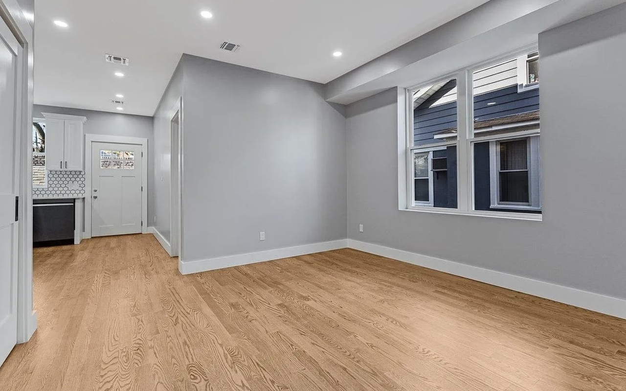 191 Franklin St #1 - Photo 5 of 14