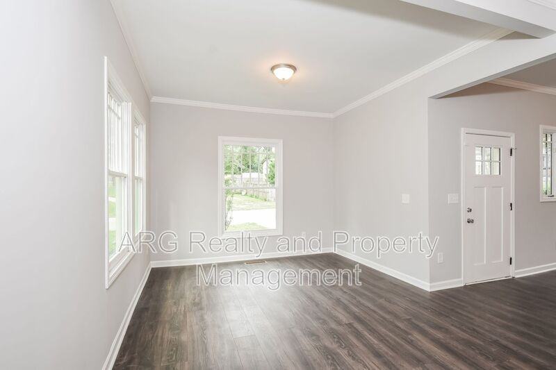 393 Atwood St Sw - Photo 2 of 15