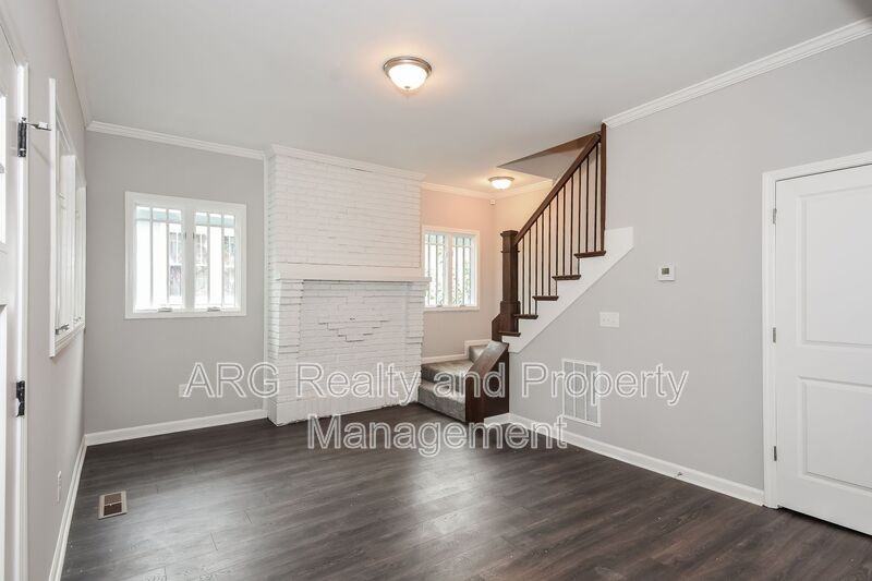 393 Atwood St Sw - Photo 3 of 15