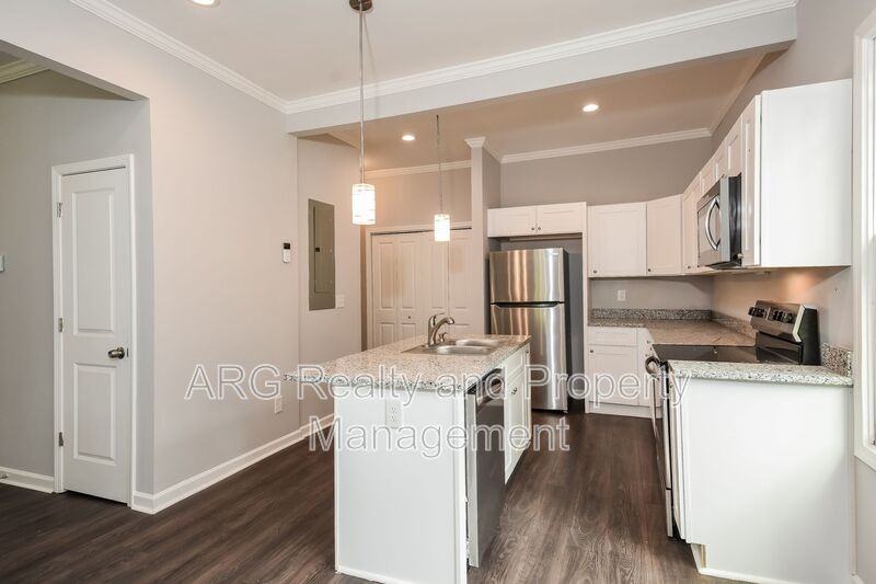 393 Atwood St Sw - Photo 6 of 15