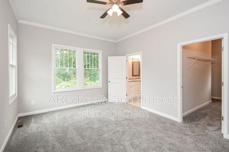 393 Atwood St Sw - Photo 7 of 15
