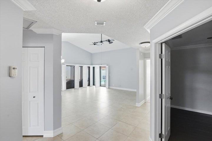 21583 Villa Nova Drive - Photo 2 of 8