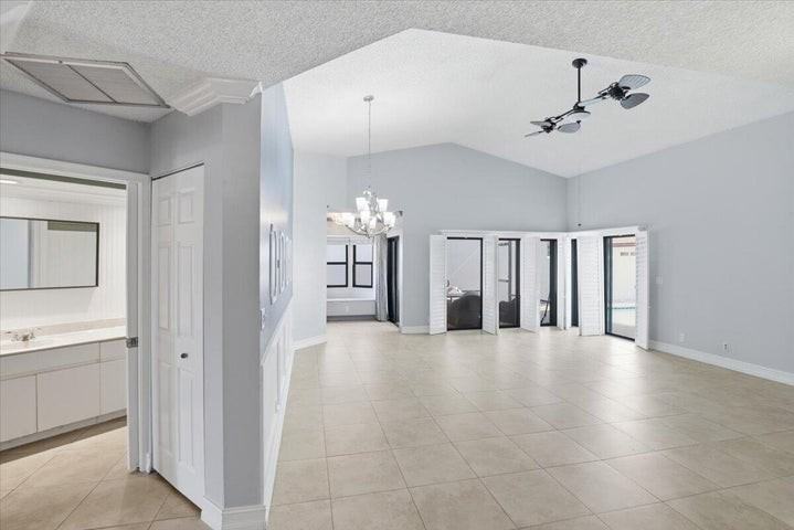 21583 Villa Nova Drive - Photo 4 of 8