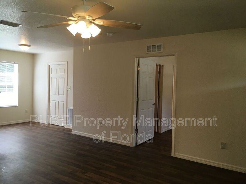 4700 Neavenue - Photo 3 of 37
