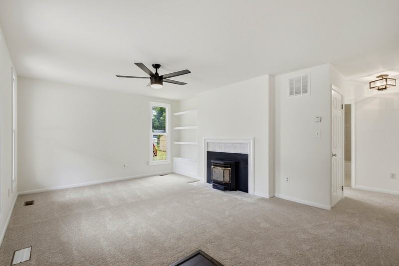 301 Kenmore Ave - Photo 2 of 24