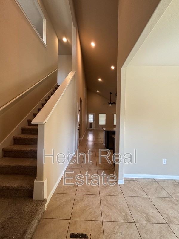 9209 Sawyer Fay Ln - Photo 5 of 25
