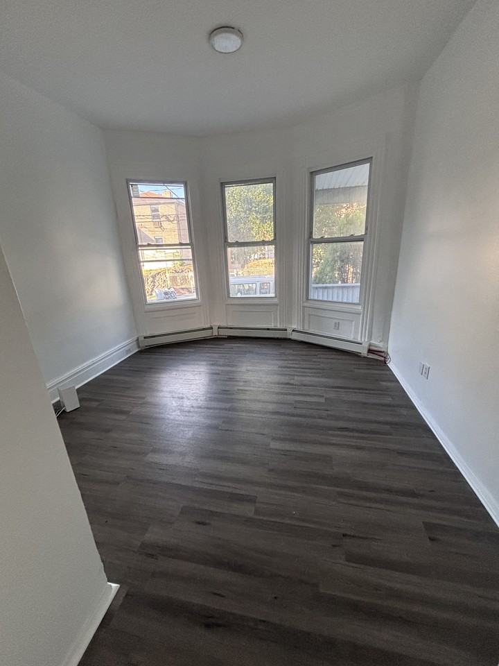 109 Coral St #1 - Photo 4 of 7