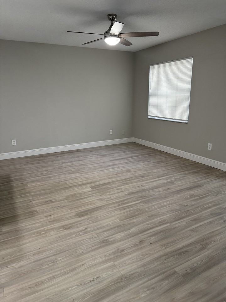 2539 Christine Dr - Photo 4 of 9