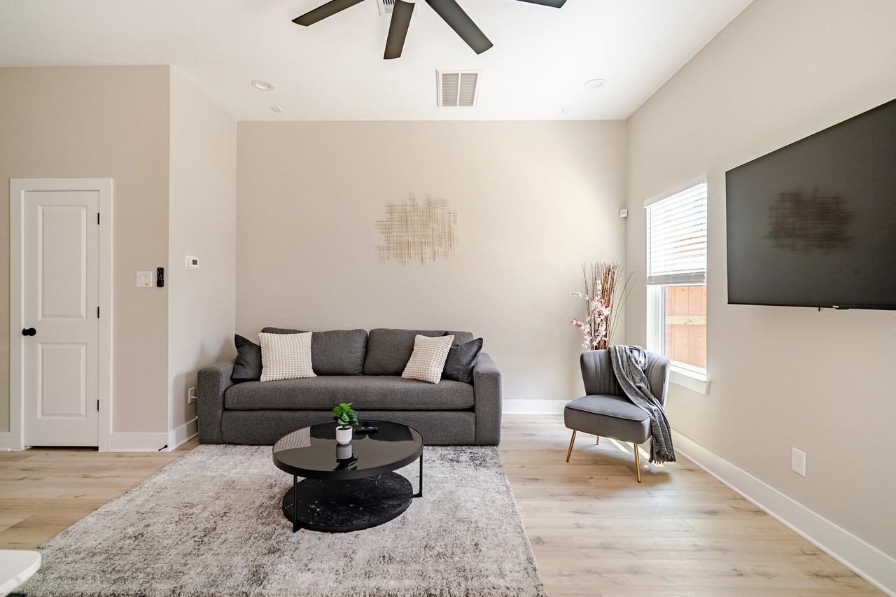 217 Pheasant St #B - Photo 4 of 30