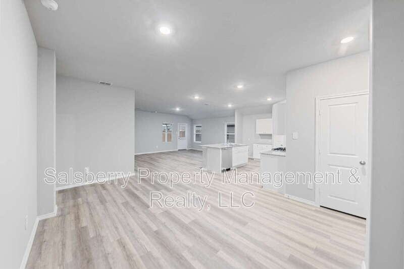 316 Deaf Smith St - Photo 2 of 23