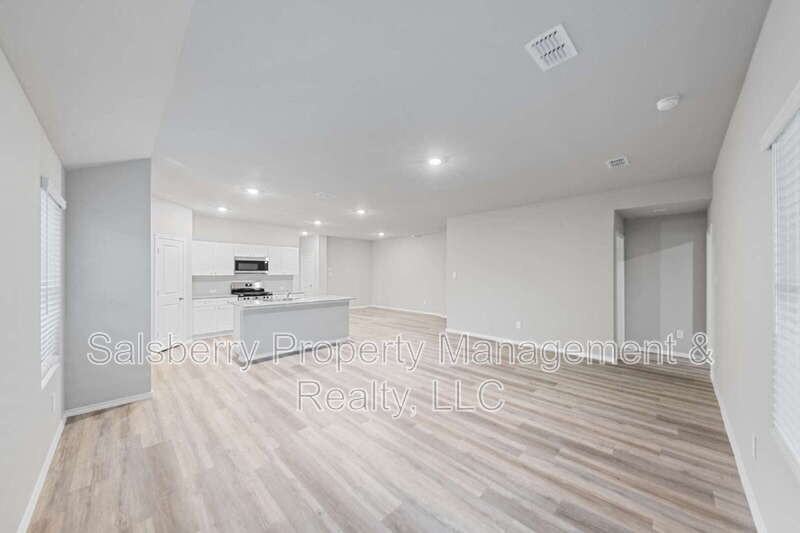 316 Deaf Smith St - Photo 7 of 23