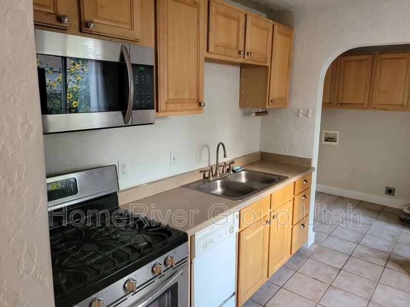417 E Cleveland Ave - Photo 2 of 25
