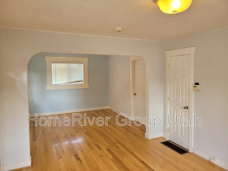 417 E Cleveland Ave - Photo 4 of 25