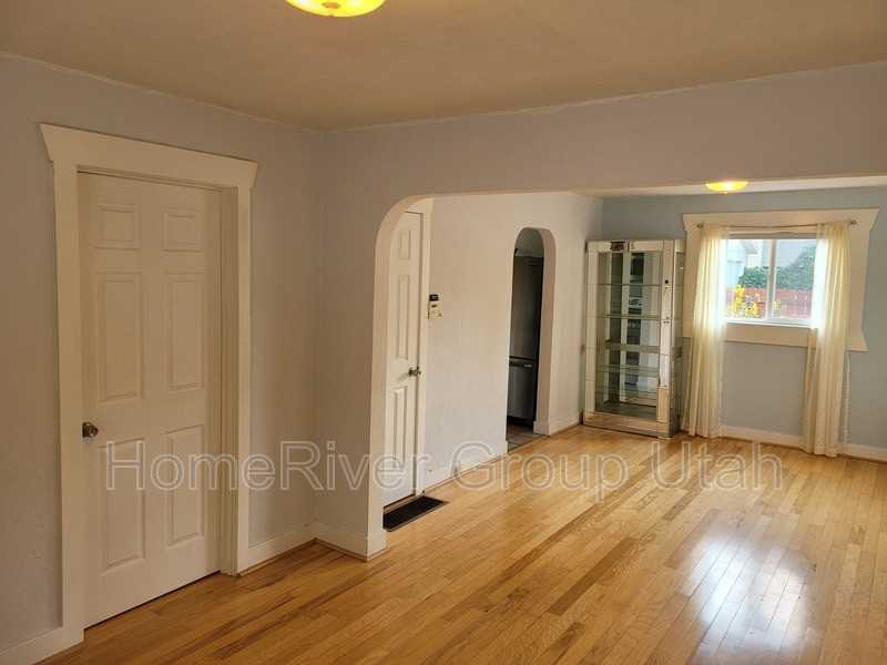 417 E Cleveland Ave - Photo 5 of 25