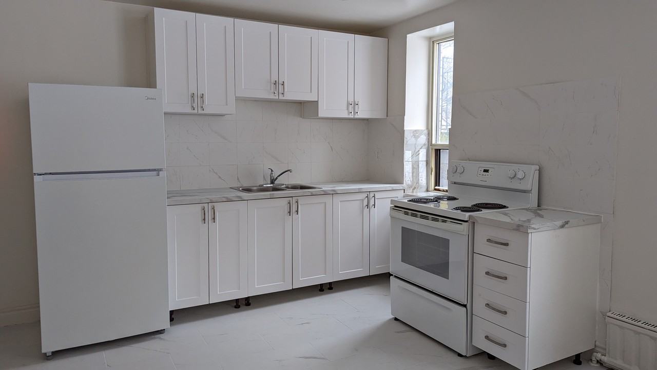 4075 Old Dundas Street - Photo 3 of 11