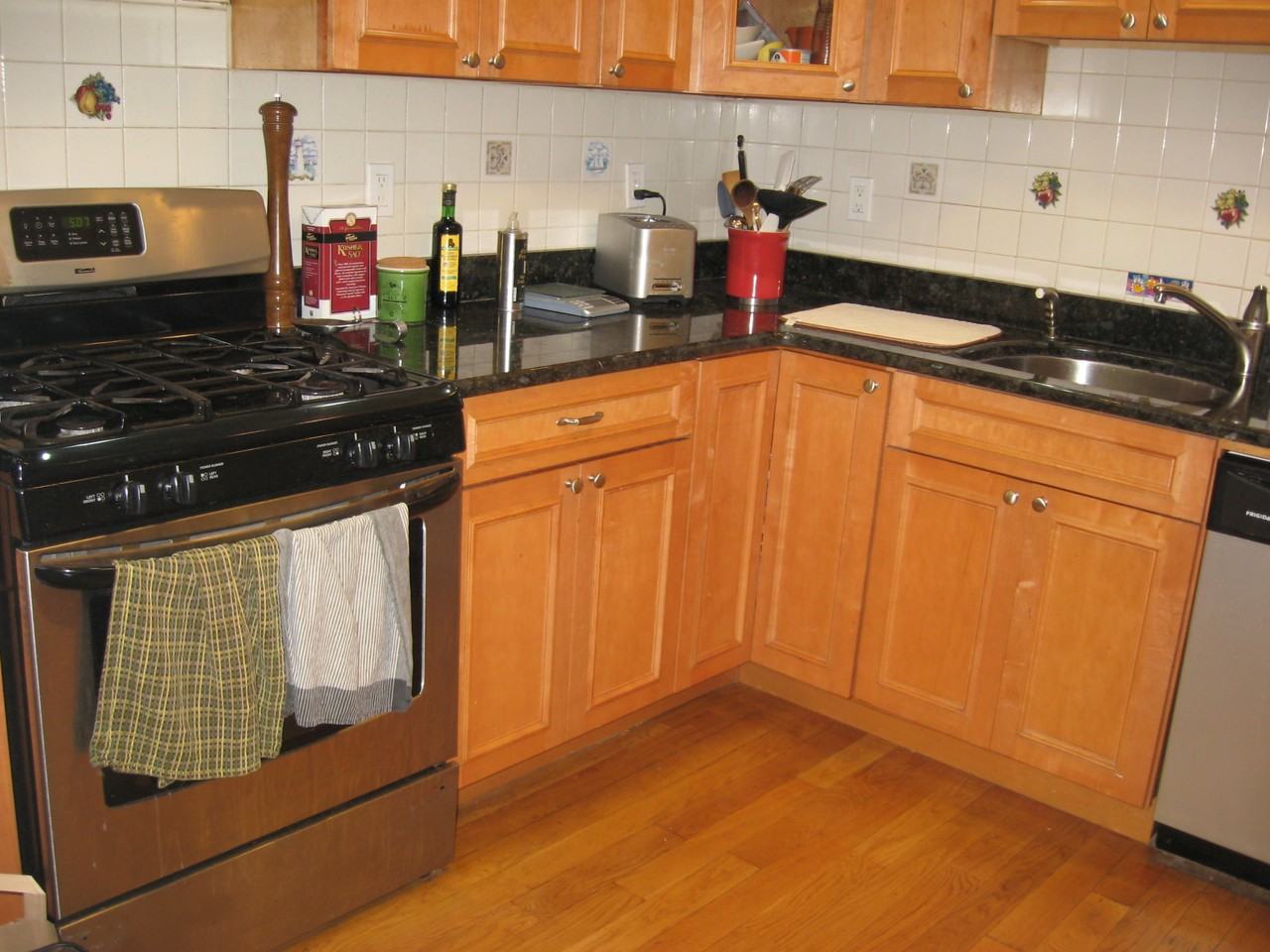 88 Pleasant St - Photo 7 of 13