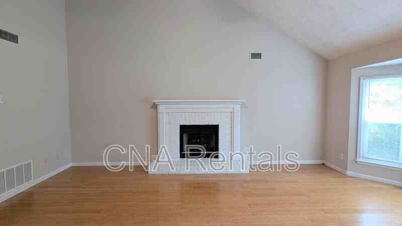 4635 Hampton Square Dr - Photo 3 of 34