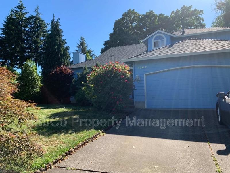 1587 Ne 57th Ave - Photo 2 of 29