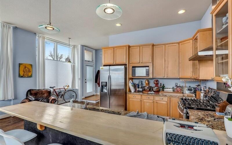 2902 Irving St - Photo 5 of 13